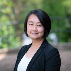 Jun Li portrait image.