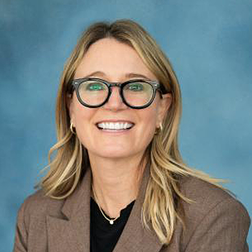 Lauren Gerlach portrait image.